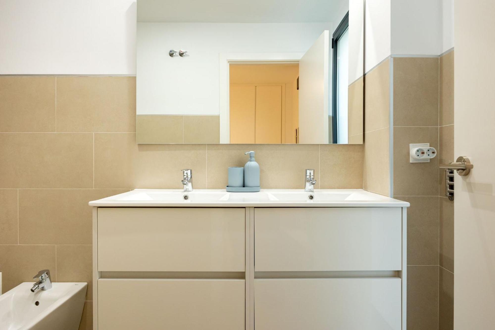 Charming 2 Bedroom Apartment By Torre Del Oro By Ocityzen Севиля Екстериор снимка